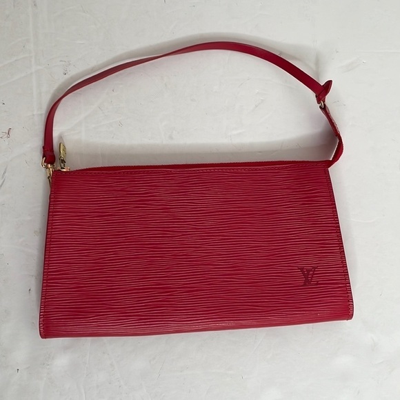 Authentic Louis Vuitton Epi Pochette Accessoires - Picture 1 of 11